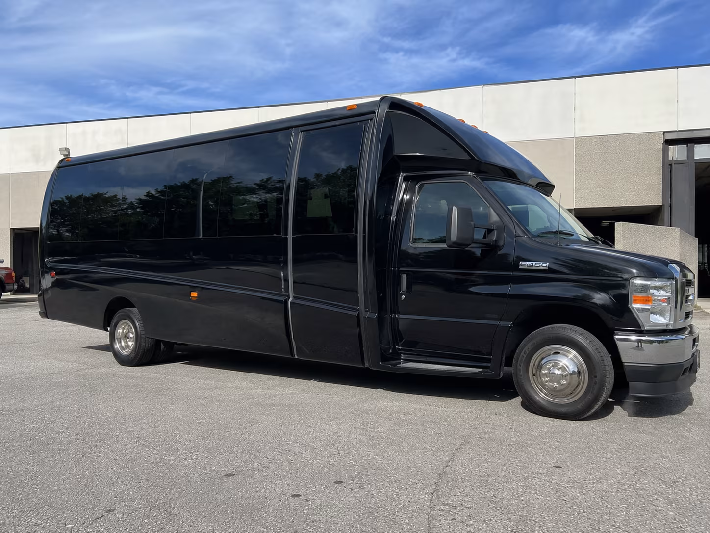 fullerton airport shuttle bus rentals for private groups