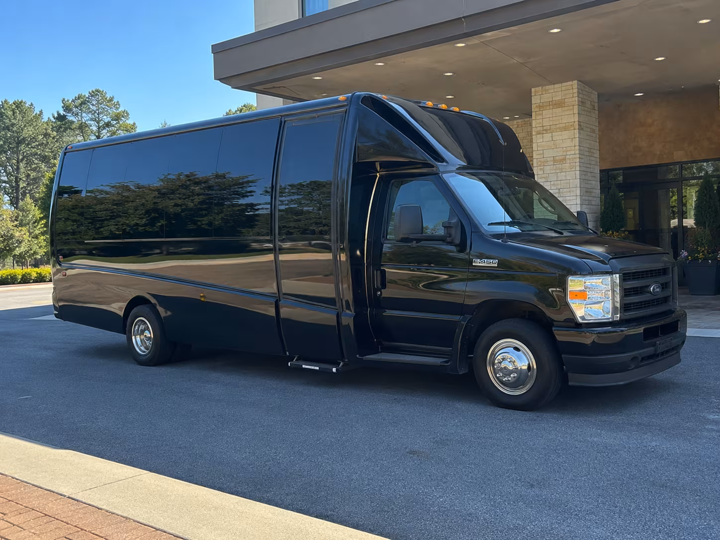 fullerton bus rentals for california road trips and arizona travel